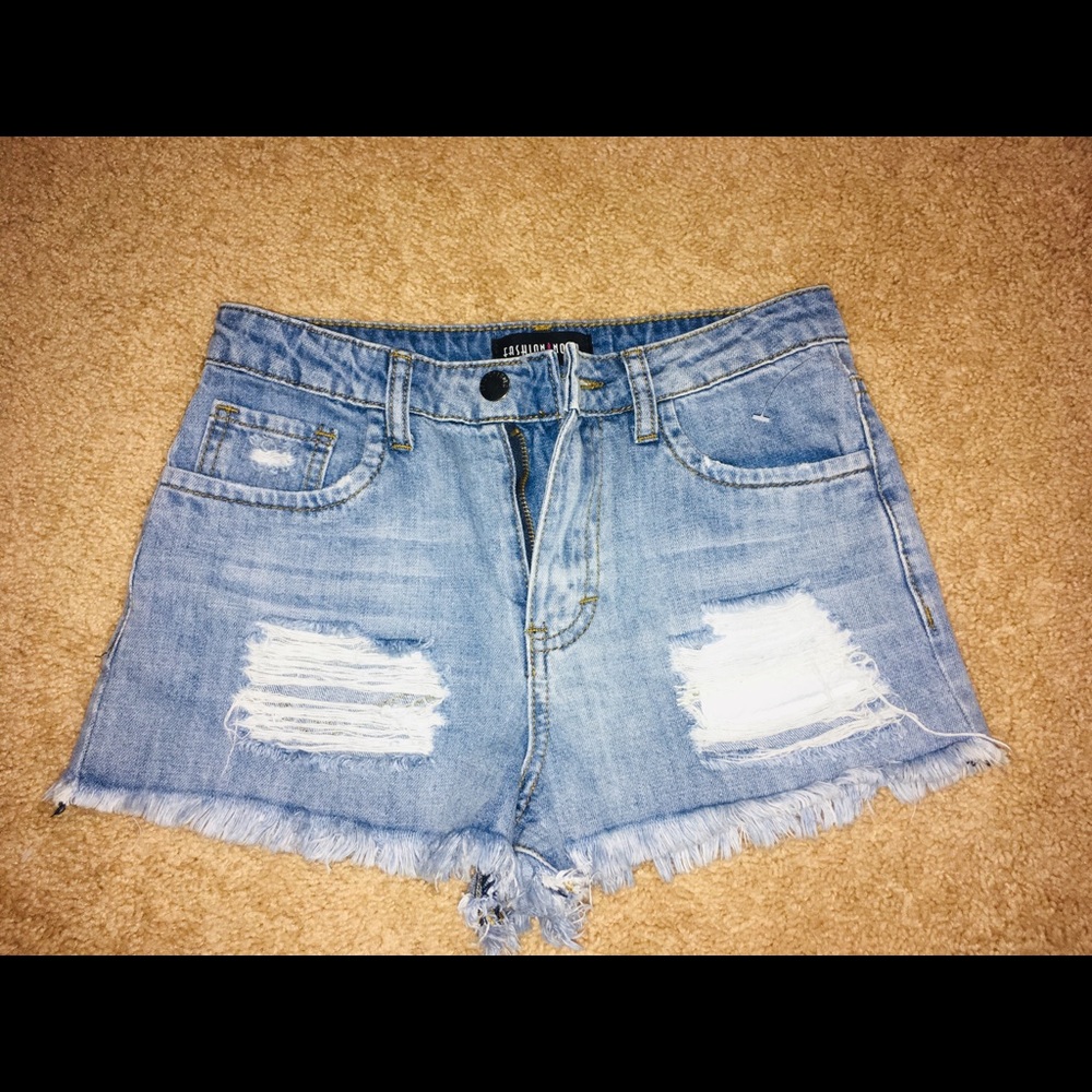 Fashion nova NWOT denim short size 0